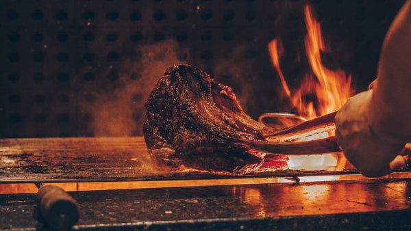 Gietijzeren grill vs. houtskool barbecue: wat is het beste?